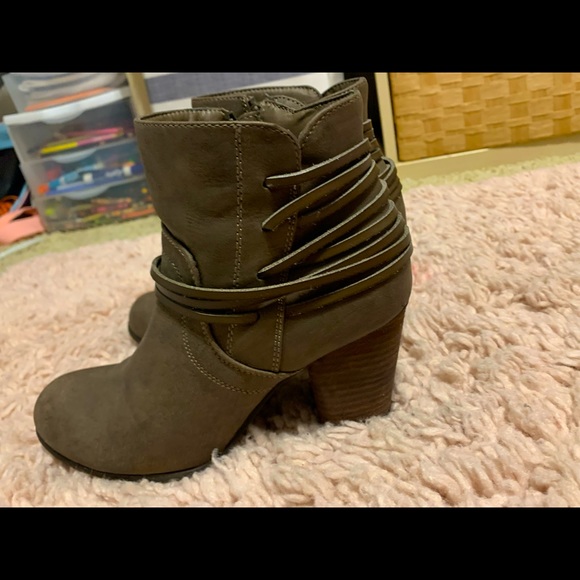 Madden Girl Brown Boots - Picture 1 of 4